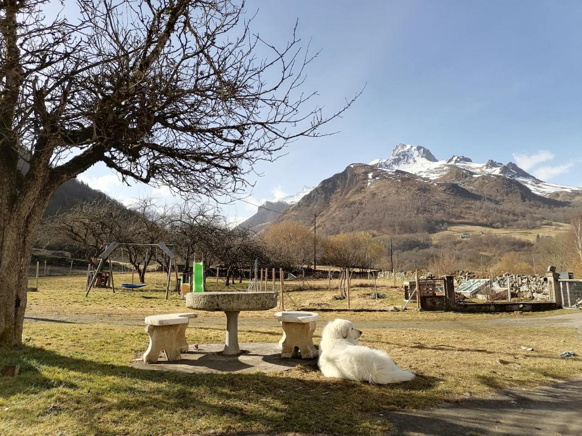 Aux d'Estaing Croisés, Gîte de montagne accessible à tous Extérieur photo