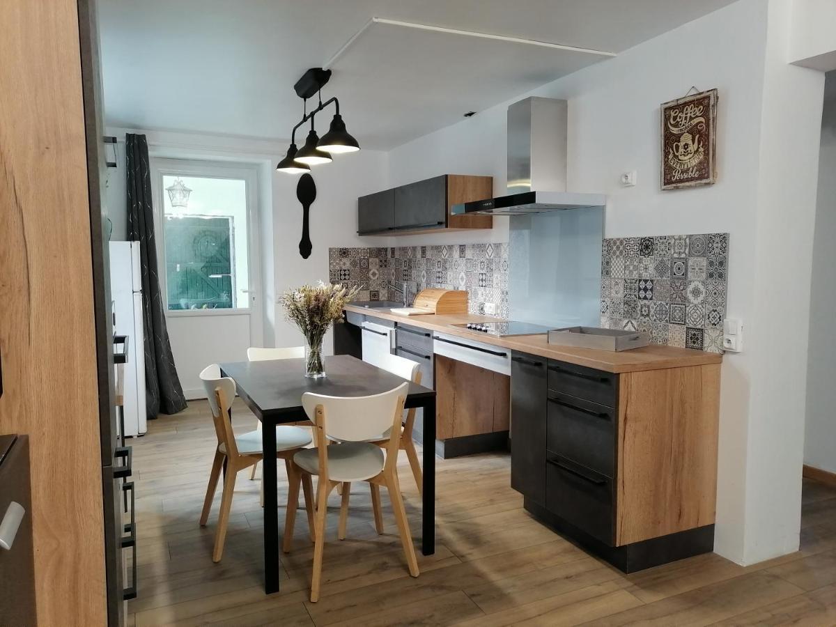 Aux d'Estaing Croisés, Gîte de montagne accessible à tous Extérieur photo