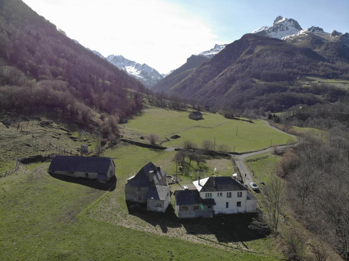 Aux d'Estaing Croisés, Gîte de montagne accessible à tous Extérieur photo
