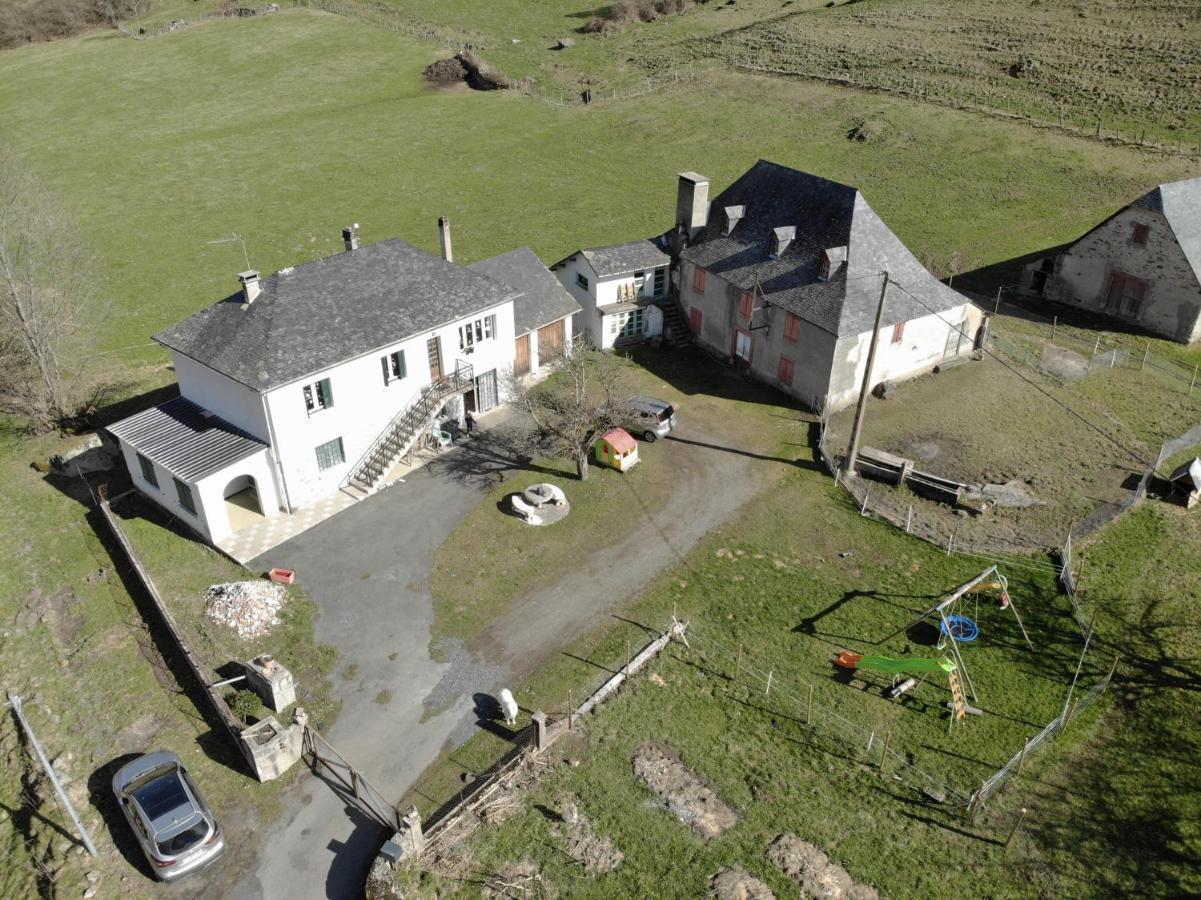 Aux d'Estaing Croisés, Gîte de montagne accessible à tous Extérieur photo
