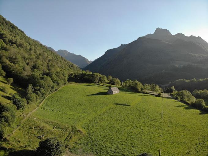 Aux d'Estaing Croisés, Gîte de montagne accessible à tous Extérieur photo